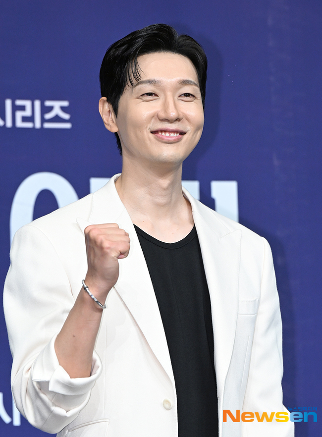 지현우 대통령 당선인 변신 “국회의사당 찾아가 혼자 중얼거리며 연습”(퍼스트레이디) - 손에 잡히는 뉴스 눈에 보이는 뉴스 - 뉴스엔