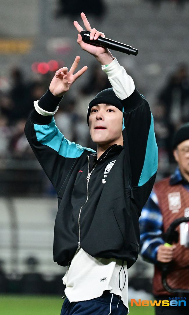 코르티스 건호, 브이도 화보[포토엔HD] - 뉴스 썸네일 이미지