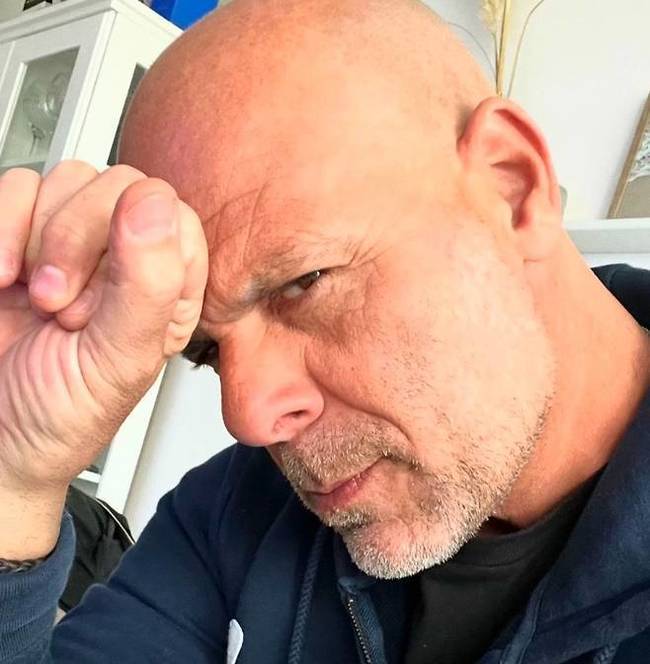 브루스 윌리스 근황 관련 해외 보도 이미지