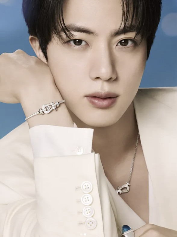 월와핸 BTS 진, 화이트 수트에 수천만 원대 주얼리‥조각 같은 아우라 - 손에 잡히는 뉴스 눈에 보이는 뉴스 - 뉴스엔