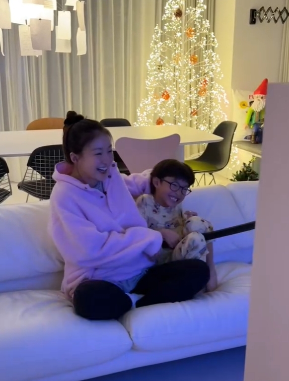 뉴스엔 이시영 연말 근황 관련 이미지