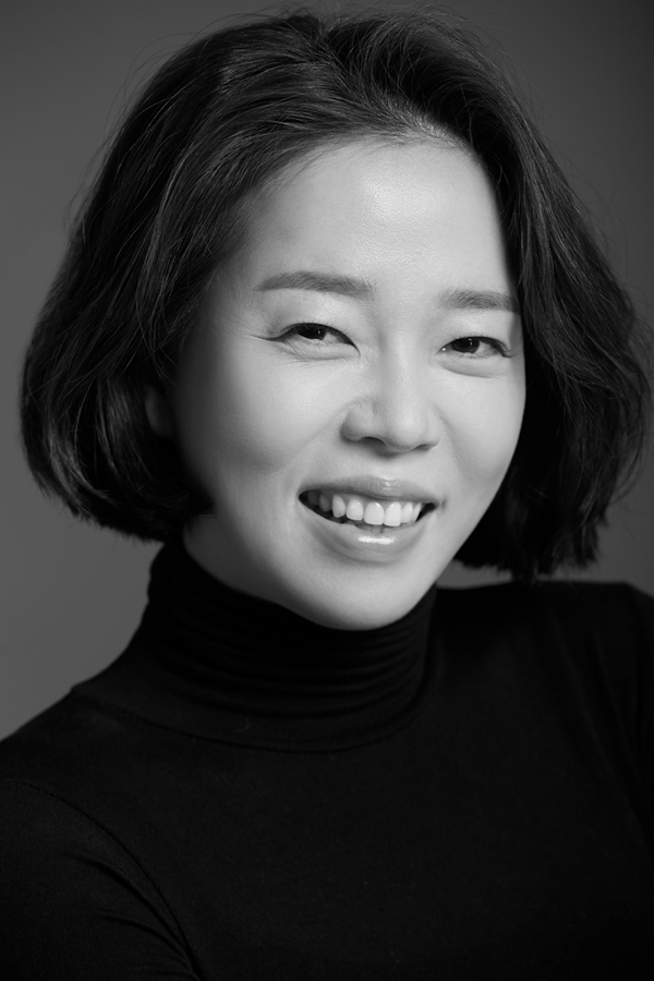 Promotional image featuring Jung Yi-rang for 'Undercover Miss Hong'