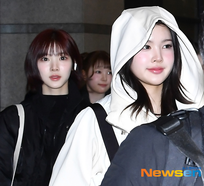 하츠투하츠 지우x에이나, 여과 없이 드러낸 입국장 예쁨 [포토엔HD] - 뉴스 썸네일 이미지