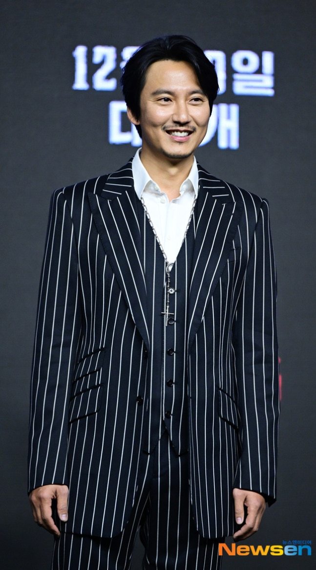 투머치토커 김남길 신났다, 팬소통 플랫폼에 '물 만난 고기→수다 삼매... - 뉴스 썸네일 이미지