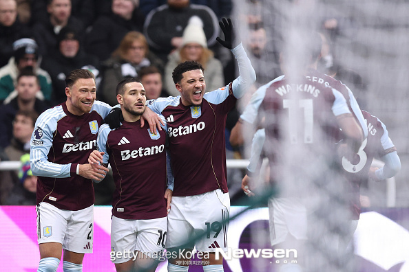 아스톤 빌라 관련 경기 사진