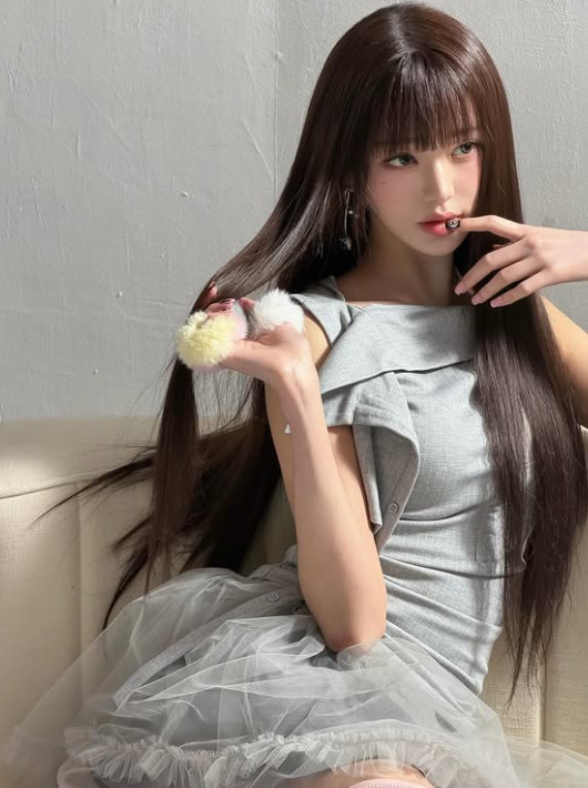 원영공주 얼굴이 제일 재밌다...아이브 장원영, 대체 불가 여신 - 뉴스 썸네일 이미지