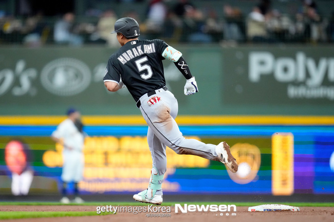브루어스전에서 홈런을 기록한 무라카미 관련 이미지