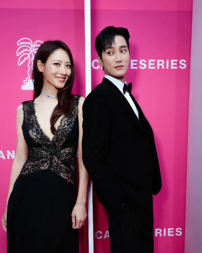 안보현 수현 칸 국제 시리즈 페스티벌 핑크 카펫