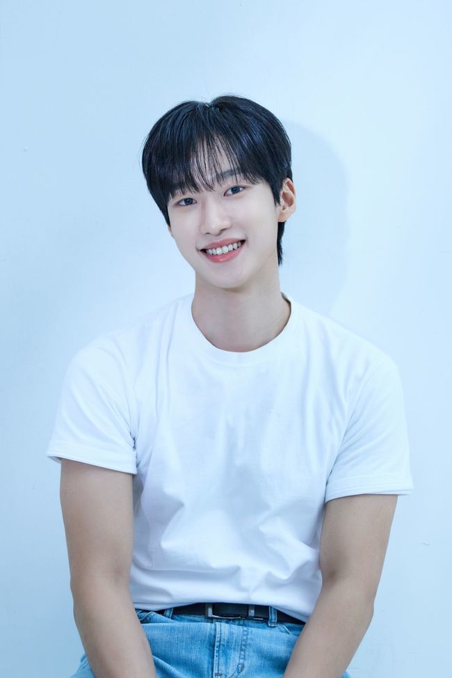 '오겜2' 눈호강 핑크 가드 이상준, '취사병'으로 글로벌 흥행 한 번... - 뉴스 썸네일 이미지