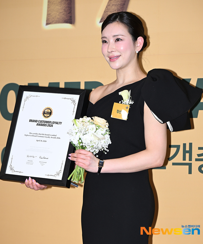 정선아, 3년 연속 여자 뮤지컬배우 부문 수상 [포토엔HD] - 손에 잡히는 뉴스 눈에 보이는 뉴스 - 뉴스엔