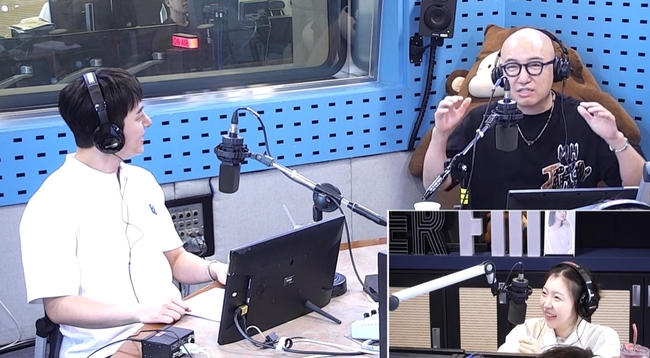 SBS �Ŀ�FM 12�ÿ� ������ ���̴� ���� ��� ȭ�� ĸó