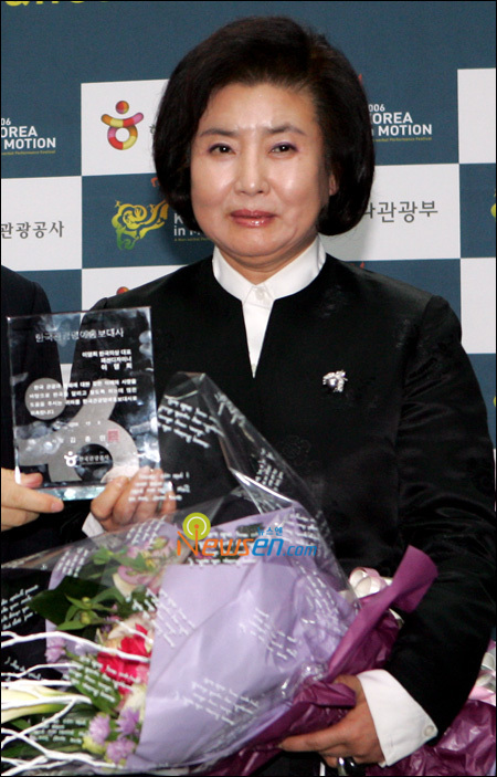 전지현 시외조모 故 이영희 묘지 훼손 피해 뒤늦게 알려져‥가해자 징역... - 뉴스 썸네일 이미지