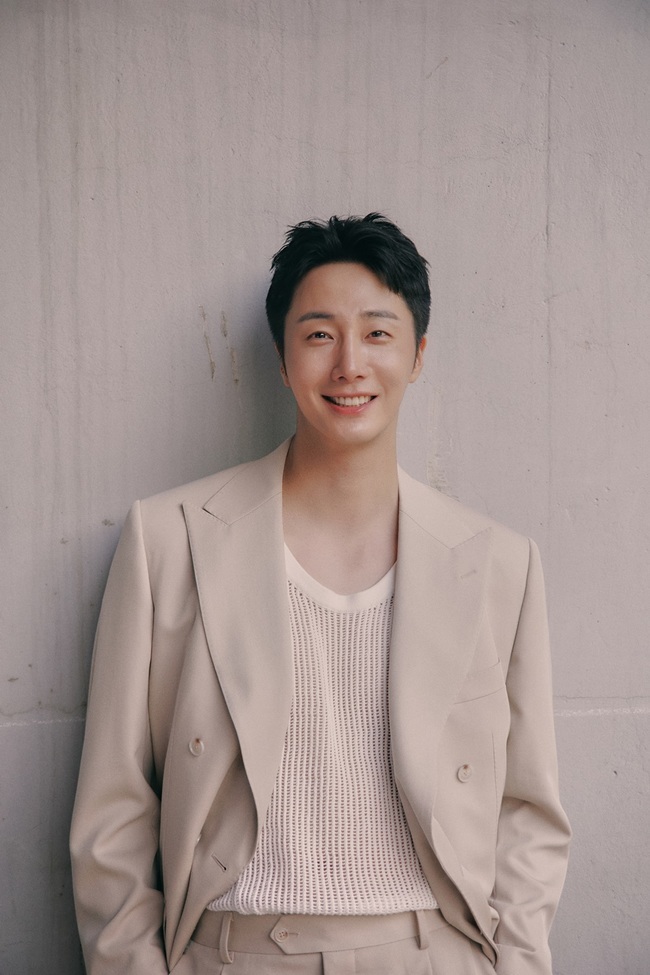 정일우, 세월호부터 네팔 홍수까지...18년 넘게 이어온 나눔 - 뉴스 썸네일 이미지