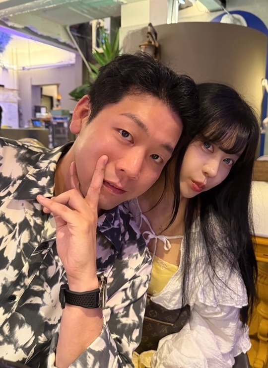 코미디언 양기웅, 내년 1월 17일 박채연과 결혼