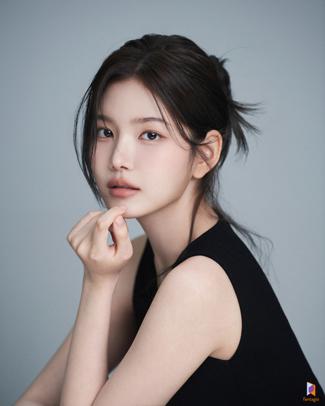 배우 유지안, 새 프로필 사진 공개…드라마 '김부장' 속 악역 이미지 벗고 반전 매력