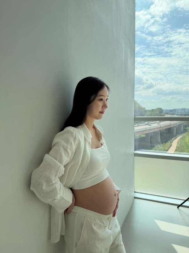 홍유경 소셜미디어