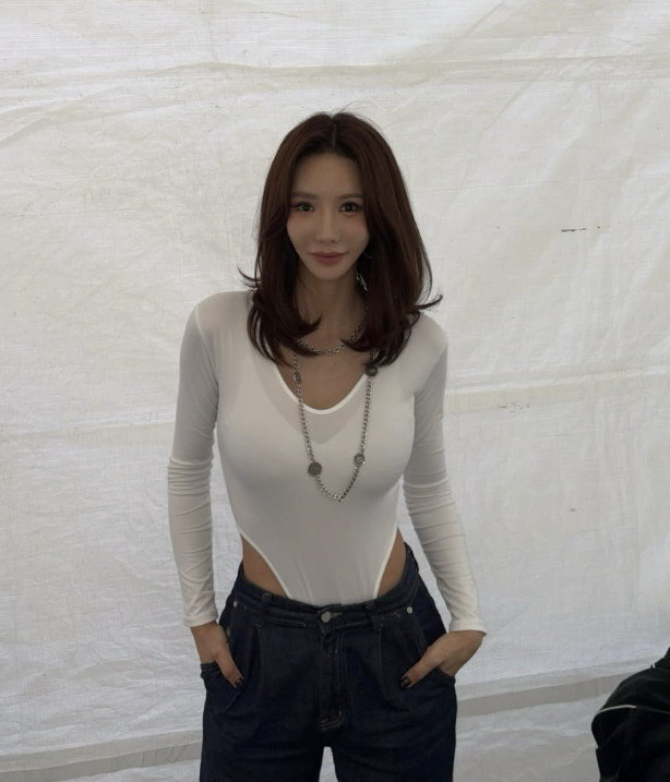 정아, 애둘맘의 변함없는 비주얼…안성 바우덕이축제에서 팬들과 만남