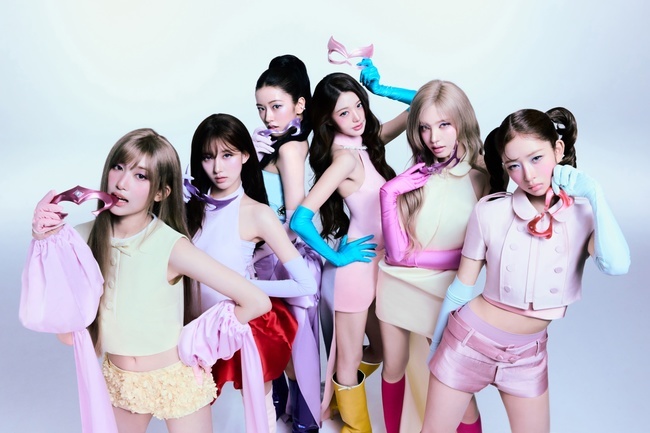 아이브, ‘룩스 캔 킬’ 콘셉트 공개…‘걸 히어로’ 변신