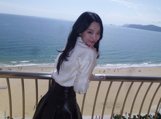 신민아, 김우빈과 결혼 후 첫 부국제 마무리…“부산도 안녕”