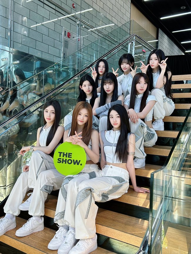 A2O LITE, 데뷔 7일 만에 음악 방송 1위…아이찡 부모 논란도 함께
